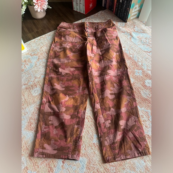 Sundance Quincy Ripstop barrel leg pants pink brown camo size P10 - Picture 4 of 8